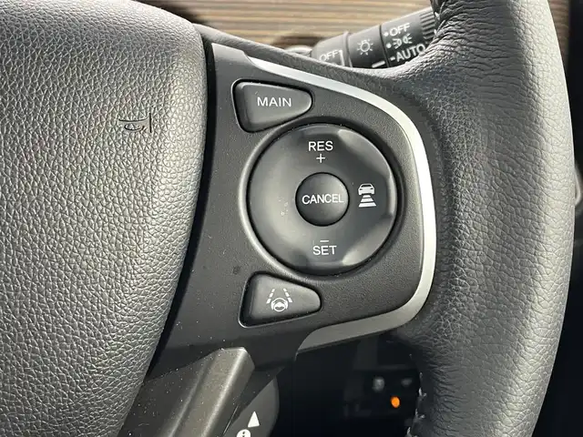 ホンダ フリード ハイブリット クロスター ホンダセンシング 埼玉県 2022(令4)年 4.2万km クリスタルブラックパール ４WD/純正９インチメモリナビ/　CD　DVD　Bluetooth　USB　音楽録音 地デジTV/バックカメラ/サイドカメラ/社外フロントカメラ/両側パワースライドドア/レーダークルーズコントロール/前後ドライブレコーダー/ビルトインETC/ハーフレザーシート/シートヒーター/オートLEDライト/コーナーセンサー/社外１７インチアルミホイール/純正ホイール付スタッドレスタイヤ積み込み