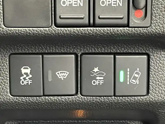 ホンダ フリード ハイブリット クロスター ホンダセンシング 埼玉県 2022(令4)年 4.2万km クリスタルブラックパール ４WD/純正９インチメモリナビ/　CD　DVD　Bluetooth　USB　音楽録音 地デジTV/バックカメラ/サイドカメラ/社外フロントカメラ/両側パワースライドドア/レーダークルーズコントロール/前後ドライブレコーダー/ビルトインETC/ハーフレザーシート/シートヒーター/オートLEDライト/コーナーセンサー/社外１７インチアルミホイール/純正ホイール付スタッドレスタイヤ積み込み