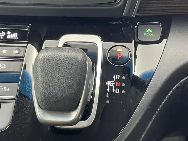 ホンダ フリード ハイブリット クロスター ホンダセンシング 埼玉県 2022(令4)年 4.2万km クリスタルブラックパール ４WD/純正９インチメモリナビ/　CD　DVD　Bluetooth　USB　音楽録音 地デジTV/バックカメラ/サイドカメラ/社外フロントカメラ/両側パワースライドドア/レーダークルーズコントロール/前後ドライブレコーダー/ビルトインETC/ハーフレザーシート/シートヒーター/オートLEDライト/コーナーセンサー/社外１７インチアルミホイール/純正ホイール付スタッドレスタイヤ積み込み