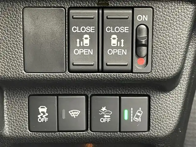 ホンダ フリード ハイブリット クロスター ホンダセンシング 埼玉県 2022(令4)年 4.2万km クリスタルブラックパール ４WD/純正９インチメモリナビ/　CD　DVD　Bluetooth　USB　音楽録音 地デジTV/バックカメラ/サイドカメラ/社外フロントカメラ/両側パワースライドドア/レーダークルーズコントロール/前後ドライブレコーダー/ビルトインETC/ハーフレザーシート/シートヒーター/オートLEDライト/コーナーセンサー/社外１７インチアルミホイール/純正ホイール付スタッドレスタイヤ積み込み