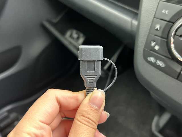 スズキ ワゴンＲ FX 三重県 2014(平26)年 8.5万km アーバンブラウンパールメタリック /禁煙車//社外ナビ//フルセグ//iPod//CD/DVD//USB//シートヒーター//ドライブレコーダー//ETC//オートライト//衝突軽減ブレーキ//プッシュスタート//スマートキー//電動格納ミラー//フルオートエアコン//アイドリングストップ//盗難防止機能//社外14インチアルミホイール