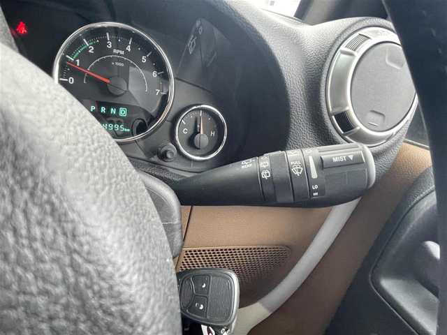 クライスラー・ジープ ジープ ラングラー アンリミテッド サハラ 青森県 2016(平28)年 5.5万km 白 /4WD/社外SDナビ（フルセグ/DVD/CD/BT）/ETC/バックカメラ/サイドカメラ/クルーズコントロール/ワイドボアインナーハンドル/フードプロテクター/ボンネットキー/社外LEDヘットライト/社外LEDフォグランプ/アルパインスピーカー/純正18インチAW/革巻きステリング/車両取扱説明書