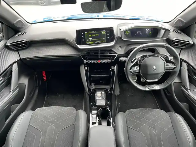 プジョー プジョー ２０８ GT 山梨県 2023(令5)年 3.2万km 青Ｍ ワンオーナー /純正ディスプレイオーディオ/AppleCarPlay/AndroidAuto/バックカメラ/パドルシフト/アクティブセーフティブレーキ/BSM/前後コーナーセンサー/インテリジェントハイビーム/アンビエンスライト/半革/シートヒーター /ハンズフリーアクセス/LEDヘッドライト/ETC/純正17インチAW