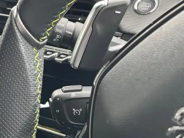 プジョー プジョー ２０８ GT 山梨県 2023(令5)年 3.2万km 青Ｍ ワンオーナー /純正ディスプレイオーディオ/AppleCarPlay/AndroidAuto/バックカメラ/パドルシフト/アクティブセーフティブレーキ/BSM/前後コーナーセンサー/インテリジェントハイビーム/アンビエンスライト/半革/シートヒーター /ハンズフリーアクセス/LEDヘッドライト/ETC/純正17インチAW