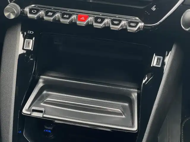 プジョー プジョー ２０８ GT 山梨県 2023(令5)年 3.2万km 青Ｍ ワンオーナー /純正ディスプレイオーディオ/AppleCarPlay/AndroidAuto/バックカメラ/パドルシフト/アクティブセーフティブレーキ/BSM/前後コーナーセンサー/インテリジェントハイビーム/アンビエンスライト/半革/シートヒーター /ハンズフリーアクセス/LEDヘッドライト/ETC/純正17インチAW