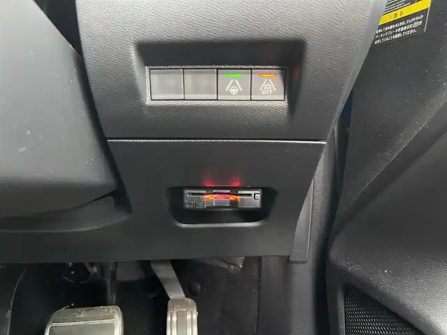 プジョー プジョー ２０８ GT 山梨県 2023(令5)年 3.2万km 青Ｍ ワンオーナー /純正ディスプレイオーディオ/AppleCarPlay/AndroidAuto/バックカメラ/パドルシフト/アクティブセーフティブレーキ/BSM/前後コーナーセンサー/インテリジェントハイビーム/アンビエンスライト/半革/シートヒーター /ハンズフリーアクセス/LEDヘッドライト/ETC/純正17インチAW