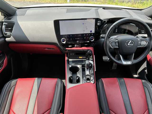 レクサス ＮＸ 350h Fスポーツ 熊本県 2023(令5)年 2.1万km ホワイトノーヴァガラスフレーク サンルーフ/革シート/衝突軽減ブレーキ/ワンオーナー/純正ナビ/全方位カメラ/ビルトインETC/前後ドライブレコーダー/純正20インチAW/前後オレンジキャリパー/レーダークルーズ/パドルシフト/前席パワーシート・右前席シートメモリー/前席エアーシート・シートヒーター/LEDヘッドライト/オートライト/フォグライト/前後コーナーセンサー/横滑り防止装置/ウィンカーミラー/新車保証書/取扱説明書/スマートスペアキー×1本/カード型キー×1本