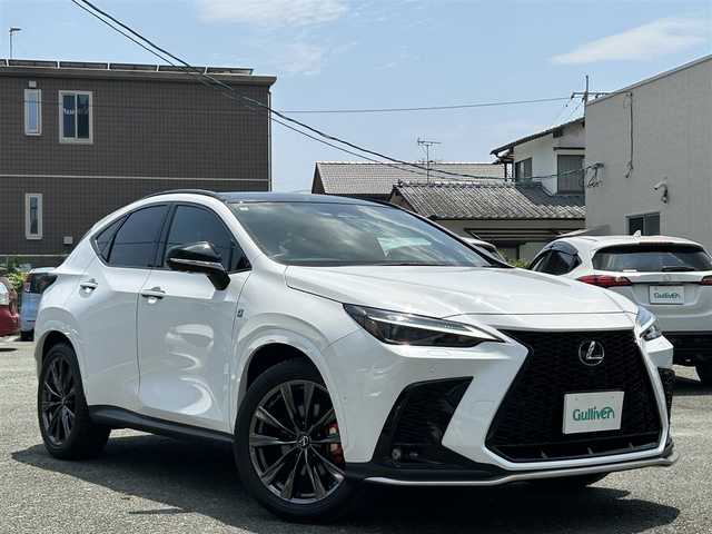 レクサス ＮＸ 350h Fスポーツ 熊本県 2023(令5)年 2.1万km ホワイトノーヴァガラスフレーク サンルーフ/革シート/衝突軽減ブレーキ/ワンオーナー/純正ナビ/全方位カメラ/ビルトインETC/前後ドライブレコーダー/純正20インチAW/前後オレンジキャリパー/レーダークルーズ/パドルシフト/前席パワーシート・右前席シートメモリー/前席エアーシート・シートヒーター/LEDヘッドライト/オートライト/フォグライト/前後コーナーセンサー/横滑り防止装置/ウィンカーミラー/新車保証書/取扱説明書/スマートスペアキー×1本/カード型キー×1本