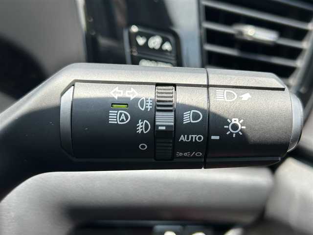 レクサス ＮＸ 350h Fスポーツ 熊本県 2023(令5)年 2.1万km ホワイトノーヴァガラスフレーク サンルーフ/革シート/衝突軽減ブレーキ/ワンオーナー/純正ナビ/全方位カメラ/ビルトインETC/前後ドライブレコーダー/純正20インチAW/前後オレンジキャリパー/レーダークルーズ/パドルシフト/前席パワーシート・右前席シートメモリー/前席エアーシート・シートヒーター/LEDヘッドライト/オートライト/フォグライト/前後コーナーセンサー/横滑り防止装置/ウィンカーミラー/新車保証書/取扱説明書/スマートスペアキー×1本/カード型キー×1本