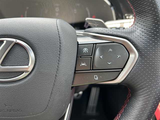 レクサス ＮＸ 350h Fスポーツ 熊本県 2023(令5)年 2.1万km ホワイトノーヴァガラスフレーク サンルーフ/革シート/衝突軽減ブレーキ/ワンオーナー/純正ナビ/全方位カメラ/ビルトインETC/前後ドライブレコーダー/純正20インチAW/前後オレンジキャリパー/レーダークルーズ/パドルシフト/前席パワーシート・右前席シートメモリー/前席エアーシート・シートヒーター/LEDヘッドライト/オートライト/フォグライト/前後コーナーセンサー/横滑り防止装置/ウィンカーミラー/新車保証書/取扱説明書/スマートスペアキー×1本/カード型キー×1本