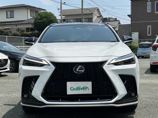レクサス ＮＸ 350h Fスポーツ 熊本県 2023(令5)年 2.1万km ホワイトノーヴァガラスフレーク サンルーフ/革シート/衝突軽減ブレーキ/ワンオーナー/純正ナビ/全方位カメラ/ビルトインETC/前後ドライブレコーダー/純正20インチAW/前後オレンジキャリパー/レーダークルーズ/パドルシフト/前席パワーシート・右前席シートメモリー/前席エアーシート・シートヒーター/LEDヘッドライト/オートライト/フォグライト/前後コーナーセンサー/横滑り防止装置/ウィンカーミラー/新車保証書/取扱説明書/スマートスペアキー×1本/カード型キー×1本