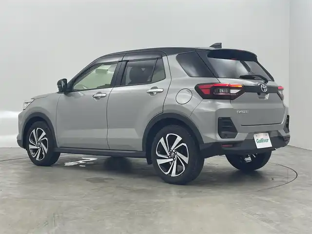 トヨタ ライズ Z 埼玉県 2022(令4)年 1.8万km スムースグレーマイカメタリック/ブラック2トーン 衝突軽減ブレーキ/レーダークルーズコントロール　　　/レーンキープアシスト/コーナーセンサー　/シートヒーター/ＬＥＤオートライト　/オートエアコン　/スマートキー/純正フロアマット　/純正アルミホイール　/ＵＳＢ