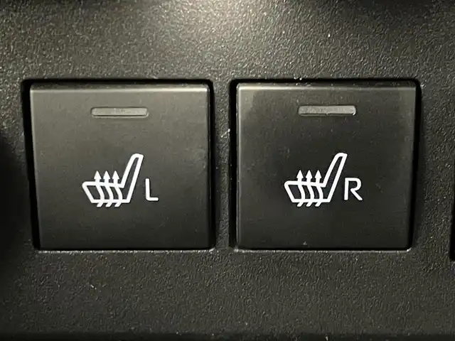 トヨタ ライズ Z 埼玉県 2022(令4)年 1.8万km スムースグレーマイカメタリック/ブラック2トーン 衝突軽減ブレーキ/レーダークルーズコントロール　　　/レーンキープアシスト/コーナーセンサー　/シートヒーター/ＬＥＤオートライト　/オートエアコン　/スマートキー/純正フロアマット　/純正アルミホイール　/ＵＳＢ