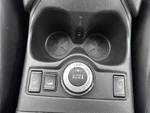 日産 エクストレイル 20X エマージェンシーブレーキ 道央・札幌 2015(平27)年 8.5万km ダイヤモンドブラック (株)IDOMが運営する【じしゃロン札幌豊平店】の自社ローン専用車両になります。こちらは現金またはオートローンご利用価格です。自社ローンご希望の方は別途その旨お申し付けください。/純正7型SDナビ(フルセグTV/CD/DVD/BT)/アラウンドビューモニター/クルコン/コーナーセンサー/ドラレコ/ETC/シートヒーター/USB/純正フロアマット/純正アルミホイール/スマートキー/プッシュスタート