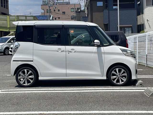日産 デイズ ルークス HWS X Vセレクション 兵庫県 2016(平28)年 6万km ホワイトパール 純正SDナビ/フルセグTV/Bluetooth/アラウンドビューモニター/エマージェンシーブレーキ/踏み間違い防止アシスト/プッシュスタート/オートライト(HIDヘッドライト)/両側パワースライドドア/ETC/取扱説明書・保証書