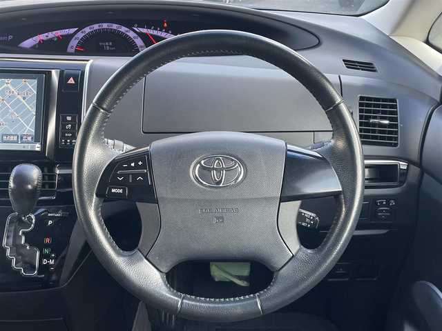 トヨタ エスティマ アエラス プレミアムエディション 埼玉県 2013(平25)年 11.6万km ホワイトパールクリスタルシャイン (株)IDOMが運営する【じしゃロン川越店】の自社ローン専用車両になります。こちらは現金またはオートローンご利用時の価格です。自社ローンご希望の方は別途その旨お申付け下さい/純正HDDナビ　NHZN-X62G/フルセグ/Bluetooth/CD/DVD/AM/FM/バックカメラ/両側パワースライドドア/クルーズコントロール/ハーフレザー/パワーシート/ETC/コーナーセンサー/HIDオートライト/フォグ/純正１８インチアルミホイール/サイドスポイラー/ドアバイザー/純正フロアマット/ウインカーミラー/革巻きハンドル/オットマン/デュアルオートエアコン/車両取扱説明書/ナビ取扱説明書