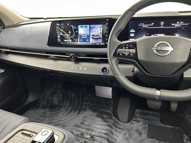 日産 アリア B6 リミテッド 千葉県 2022(令4)年 2万km 赤 プロパイロット２．０　/・ハンズオフドライブ/・車線変更追い越し支援/・ナビ連動ルート走行/・360度センシング/・インテリジェントインターフェース/ヘッドアップディスプレイ/プレミアムサウンドＢＯＳＥ　/純正１２．４型ディズプレイオーディオナビ　/パノラミックガラスルーフ/アラウンドビューモニター/レーダークルーズコントロール　/レザーシート/シートヒーター　/エアシート　