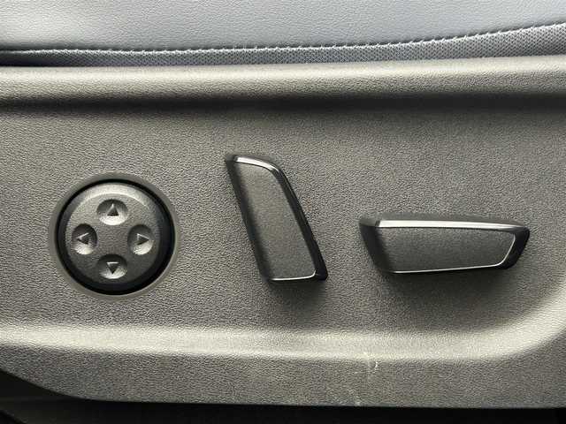 日産 アリア B6 リミテッド 千葉県 2022(令4)年 2万km 赤 プロパイロット２．０　/・ハンズオフドライブ/・車線変更追い越し支援/・ナビ連動ルート走行/・360度センシング/・インテリジェントインターフェース/ヘッドアップディスプレイ/プレミアムサウンドＢＯＳＥ　/純正１２．４型ディズプレイオーディオナビ　/パノラミックガラスルーフ/アラウンドビューモニター/レーダークルーズコントロール　/レザーシート/シートヒーター　/エアシート　