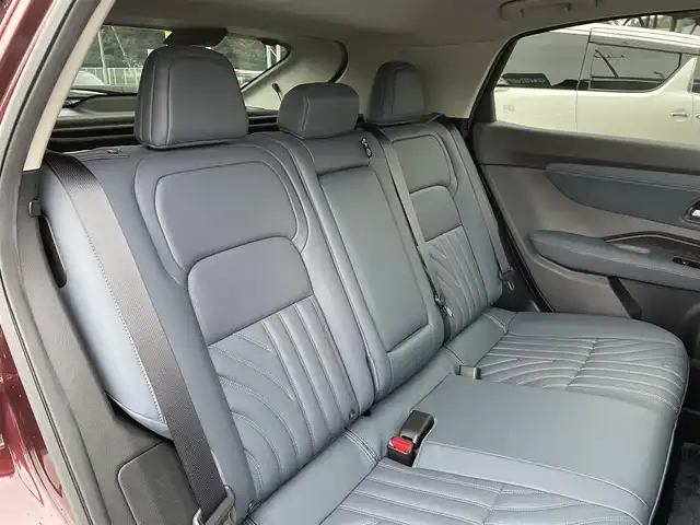 日産 アリア B6 リミテッド 千葉県 2022(令4)年 2万km 赤／黒 プロパイロット2.0/プロパイロットリモートパーキング/パノラミックガラスルーフ/BOSEプレミアムサウンドシステム/ナッパーレザーシート/ヘッドアップディスプレイ/純正12.3インチメモリナビ/インテリジェントアラウンドビューモニター/インテリジェントルームミラー/インテリジェントエマージェンシーブレーキ/ドライバーモニター/前席パワーシート/前席シートベンチレーション/全席シートヒーター/運転席4WAYランバーサポート/インテリジェントBSI/インテリジェントLI/BSW/LDW/リモコンオートバックドア/ステアリングヒーター/ワイヤレス充電器/ETC2.0/純正前後ドライブレコーダー【DH5-S】/サイド＆カーテンエアバッグ