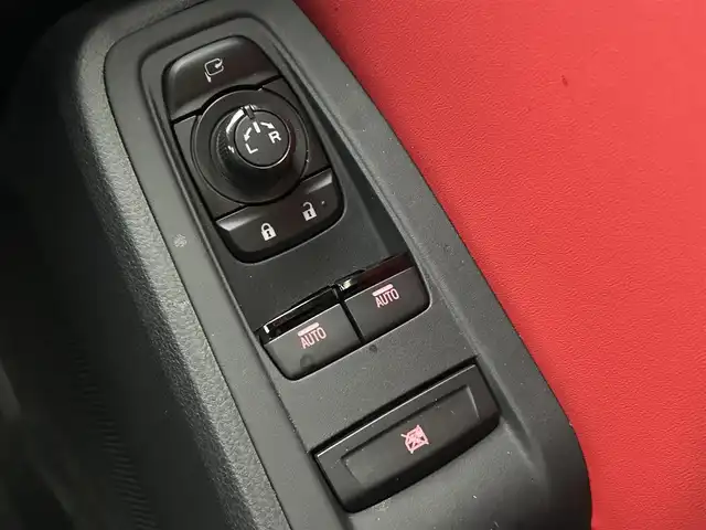 トヨタ ＧＲ８６ RZ 40thアニバーサリーLTD 滋賀県 2024(令6)年 0.7万km クリスタルホワイトパール ワンオーナー/ブレンボキャリパー/9インチ純正ナビ【NMZN-Y73D】/（FM/AM/CD/DVD/SD/フルセグ/Bluetooth/HDMI）/前後ドライブレコーダー/ETC/バックカメラ/アイサイトコアテクノロジー/・プリクラッシュブレーキアシスト	/・レーンキープアシスト	/・追従機能付クルーズコントロール/・コーナー・バックセンサー（ソナー）	/運転席・助手席シートヒーター/電動格納ミラー/革巻きステアリング/ステアリングスイッチ/オートライト/LEDヘッドライト/リアフォグ/オートマチックハイビーム/フルオートエアコン/プッシュスタート/スマートキー/スペアキー/純正フロアマット/USBポート