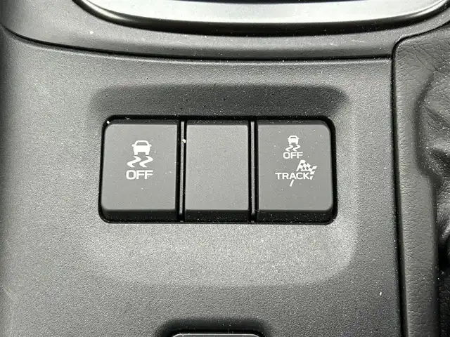 トヨタ ＧＲ８６ RZ 40thアニバーサリーLTD 滋賀県 2024(令6)年 0.7万km クリスタルホワイトパール ワンオーナー/ブレンボキャリパー/9インチ純正ナビ【NMZN-Y73D】/（FM/AM/CD/DVD/SD/フルセグ/Bluetooth/HDMI）/前後ドライブレコーダー/ETC/バックカメラ/アイサイトコアテクノロジー/・プリクラッシュブレーキアシスト	/・レーンキープアシスト	/・追従機能付クルーズコントロール/・コーナー・バックセンサー（ソナー）	/運転席・助手席シートヒーター/電動格納ミラー/革巻きステアリング/ステアリングスイッチ/オートライト/LEDヘッドライト/リアフォグ/オートマチックハイビーム/フルオートエアコン/プッシュスタート/スマートキー/スペアキー/純正フロアマット/USBポート