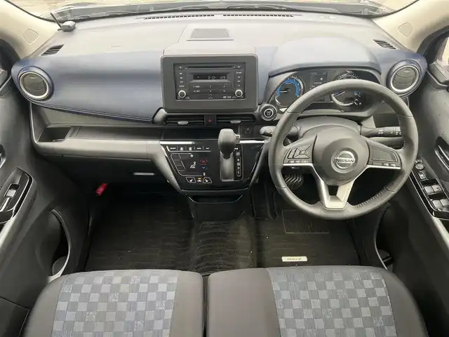 日産 デイズ ハイウェイスターX 秋田県 2021(令3)年 1.4万km ブラック 純正オーディオ（AM/FM/CD）/衝突軽減システム/４WD/全方位カメラ/アラウンドビューモニター/純正アルミ/スマートキー/前席シートヒーター/アイドリングストップ/プッシュスタート/コーナーセンサー/ステアリングスイッチ/純正エンジンスターター/純正フロアマット/純正ドアバイザー/オートライト/オートエアコン/パワーステアリング/パワーウィンドウ/レベライザー/横滑り防止/電動格納ウィンカーミラー/保証書/取扱説明書/記録簿