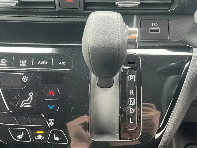 日産 デイズ ハイウェイスターX 秋田県 2021(令3)年 1.4万km ブラック 純正オーディオ（AM/FM/CD）/衝突軽減システム/４WD/全方位カメラ/アラウンドビューモニター/純正アルミ/スマートキー/前席シートヒーター/アイドリングストップ/プッシュスタート/コーナーセンサー/ステアリングスイッチ/純正エンジンスターター/純正フロアマット/純正ドアバイザー/オートライト/オートエアコン/パワーステアリング/パワーウィンドウ/レベライザー/横滑り防止/電動格納ウィンカーミラー/保証書/取扱説明書/記録簿