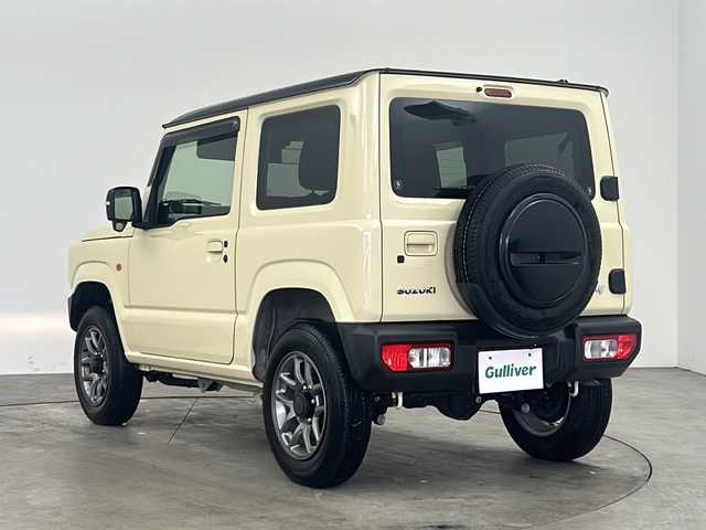スズキ ジムニー XC 兵庫県 2022(令4)年 1.7万km シフォンアイボリーメタリックブラック2トーンルーフ ・カロッツェリア製ディズプレイオーディオ/・Bluetoothオーディオ/・シートヒーター/・ETC/・純正AW/・スマートキー/・4WD/・オートライト/・LEDヘッドライト/・衝突軽減ブレーキ/・レーンキープアシスト/・横滑り防止装置/・背面スペアタイヤ/・ダウンヒルアシストコントロール/・クルーズコントロール/・ステアリングスイッチ/・フロアマット/・ヒーテッドドアミラー