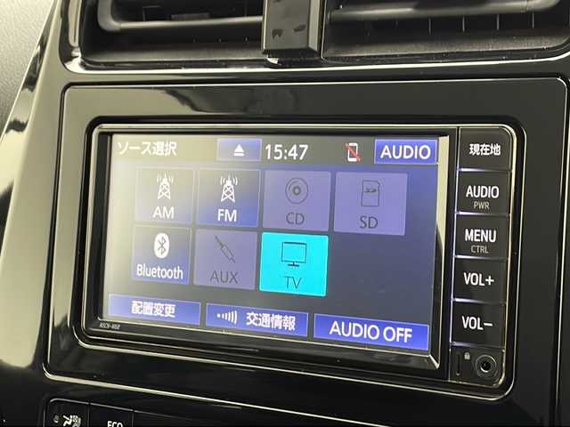 トヨタ プリウス S 千葉県 2019(令1)年 6.5万km シルバーM 純正ナビ/Bluetooth/CD/AUX　/トヨタセーフティセンス/レーダークルーズコントロール/レーンキープアシスト/衝突被害軽減システム/横滑り防止装置/オートハイビーム/前後コーナーセンサー/ビルトインＥＴＣ　/純正アルミホイール　/純正フロアマット　/ＬＥＤヘッドライト　/Ｗサイドカーテンエアバック　/スマートキー　/スペアキー　/エンジンスタートボタン