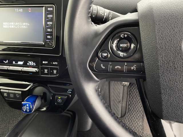 トヨタ プリウス S 千葉県 2019(令1)年 6.5万km シルバーM 純正ナビ/Bluetooth/CD/AUX　/トヨタセーフティセンス/レーダークルーズコントロール/レーンキープアシスト/衝突被害軽減システム/横滑り防止装置/オートハイビーム/前後コーナーセンサー/ビルトインＥＴＣ　/純正アルミホイール　/純正フロアマット　/ＬＥＤヘッドライト　/Ｗサイドカーテンエアバック　/スマートキー　/スペアキー　/エンジンスタートボタン