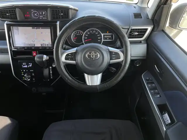 トヨタ ルーミー カスタムG S 佐賀県 2018(平30)年 9.3万km ブラックマイカメタリック (株)IDOMが運営する【じしゃロン佐賀店】の自社ローン専用車両になります。こちらは現金またはオートローンご利用時の価格です。自社ローンご希望の方は別途その旨お申付け下さい/純正SDナビ/フルセグテレビ/Bluetooth/バックカメラ/純正ドライブレコーダー/クルーズコントロール/ETC/衝突軽減ブレーキ/レーンキープアラート/アイドリングストップ/両側パワースライドドア/横滑り防止/オートライト/LEDヘッドライト/フォグライト/純正アルミホイール/純正フロアマット/スマートキー/プッシュスタート