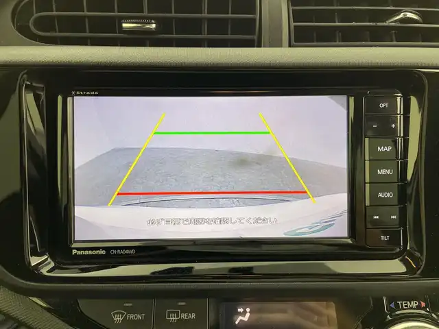トヨタ アクア S 群馬県 2016(平28)年 9.6万km ライムホワイトパールクリスタルシャイン ナビ　フルセグＴＶ　バックカメラ　前後ドライブレコーダー　前列シートヒーター　純正フロアマット　ＬＥＤヘッドライト　オートライト　スマートキー　プッシュスタート　盗難防止装置　横滑り防止装置　禁煙