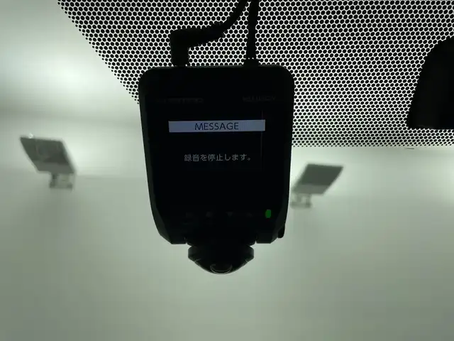 トヨタ アクア S 群馬県 2016(平28)年 9.6万km ライムホワイトパールクリスタルシャイン ナビ　フルセグＴＶ　バックカメラ　前後ドライブレコーダー　前列シートヒーター　純正フロアマット　ＬＥＤヘッドライト　オートライト　スマートキー　プッシュスタート　盗難防止装置　横滑り防止装置　禁煙