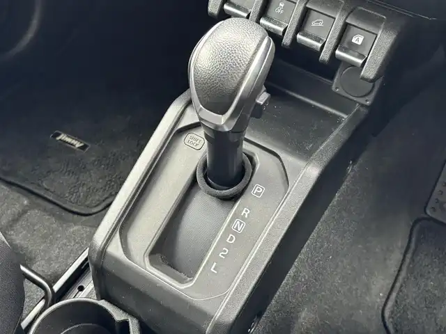 スズキ ジムニー XC 千葉県 2018(平30)年 3.5万km ブルーイッシュブラックパール3 純正メモリナビ（AVIC-RLS901）/　（BT/DVD/CD/AM/FM)/フルセグ/スズキセーフティサポート/ETC/バックカメラ/背面タイヤ/前席シートヒーター/スタッドレスタイヤ積込/LEDライト/スペアキー/取説/保証書