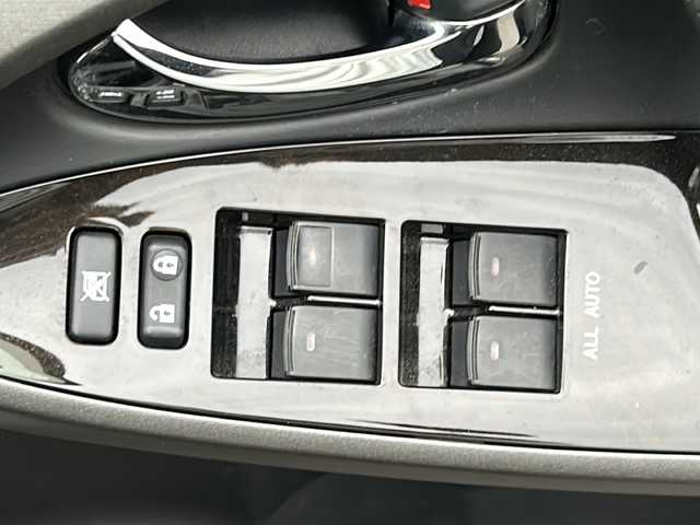 トヨタ ヴァンガード 240S Sパック アルカンターラ 長野県 2013(平25)年 5.4万km ブラック 社外ナビ/Bluetooth接続/前後カメラ/ダウンヒルアシストコントロール/クルーズコントロール/ハーフレザーシート/本革巻きステアリング/純正18インチホイール/横滑り防止装置/HIDヘッドライト/オートライト/ワンオーナー/MTモード付AT/プッシュスタート/スマートキー