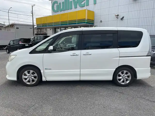 日産 セレナ ハイウェイS G Sハイブリッド 神奈川県 2013(平25)年 10.5万km ブリリアントホワイトパール 社外8インチHDDナビ(DVD/CD//BT/USB/SD)/フルセグTV/社外フリップダウンモニター/両側パワースライドドア/バックカメラ/前後コーナーセンサー/ETC/横滑り防止装置/アイドリングストップ/純正フロアマット/純正ドアバイザー/保証書/取扱説明書