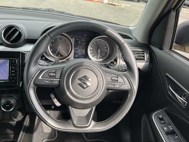 スズキ スイフト HYBRID ML 山口県 2017(平29)年 10.5万km ヘリオスゴールドPM ワンオーナー/純正SDナビ【CN－RZ73W】/・CD/DVD/AM/FM/iPod/USB/Bluetooth/フルセグテレビ/ETC/ドライブレコーダー/全方位カメラ/スマートキー・スペアキー有/プッシュアップスタート/運転席シートヒーター/フルオートエアコン/純正フロアマット/16インチ純正アルミホイール/電動格納ウインカーミラー/LEDヘッドランプ/フォグランプ/オートライト/アイドリングストップ/追従有クルーズコントロール/横滑り防止装置/デュアルセンサーブレーキサポート/レーンアシスト/盗難防止装置/取扱説明書/保証書