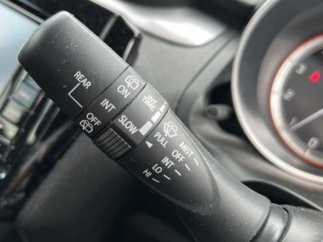 スズキ スイフト HYBRID ML 山口県 2017(平29)年 10.5万km ヘリオスゴールドPM ワンオーナー/純正SDナビ【CN－RZ73W】/・CD/DVD/AM/FM/iPod/USB/Bluetooth/フルセグテレビ/ETC/ドライブレコーダー/全方位カメラ/スマートキー・スペアキー有/プッシュアップスタート/運転席シートヒーター/フルオートエアコン/純正フロアマット/16インチ純正アルミホイール/電動格納ウインカーミラー/LEDヘッドランプ/フォグランプ/オートライト/アイドリングストップ/追従有クルーズコントロール/横滑り防止装置/デュアルセンサーブレーキサポート/レーンアシスト/盗難防止装置/取扱説明書/保証書