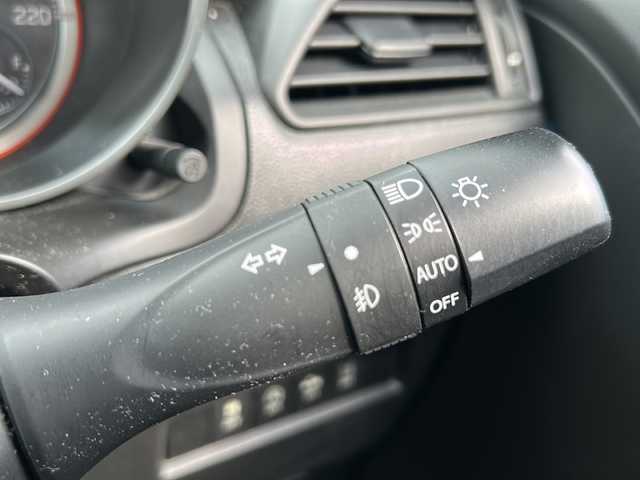 スズキ スイフト HYBRID ML 山口県 2017(平29)年 10.5万km ヘリオスゴールドPM ワンオーナー/純正SDナビ【CN－RZ73W】/・CD/DVD/AM/FM/iPod/USB/Bluetooth/フルセグテレビ/ETC/ドライブレコーダー/全方位カメラ/スマートキー・スペアキー有/プッシュアップスタート/運転席シートヒーター/フルオートエアコン/純正フロアマット/16インチ純正アルミホイール/電動格納ウインカーミラー/LEDヘッドランプ/フォグランプ/オートライト/アイドリングストップ/追従有クルーズコントロール/横滑り防止装置/デュアルセンサーブレーキサポート/レーンアシスト/盗難防止装置/取扱説明書/保証書