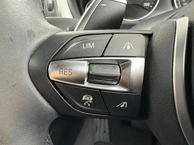 ＢＭＷ ３２０ｉ Mスポーツ 大阪府 2016(平28)年 3.5万km 黒 インテリジェントセーフティー/純正ナビゲーション/　　BT/CD/DVD/バックカメラ/パドルシフト/アイドリングストップ/追従式クルコン/前関パワーシート/ウィンカーミラー/純正１８インチホイール/FOGランプ