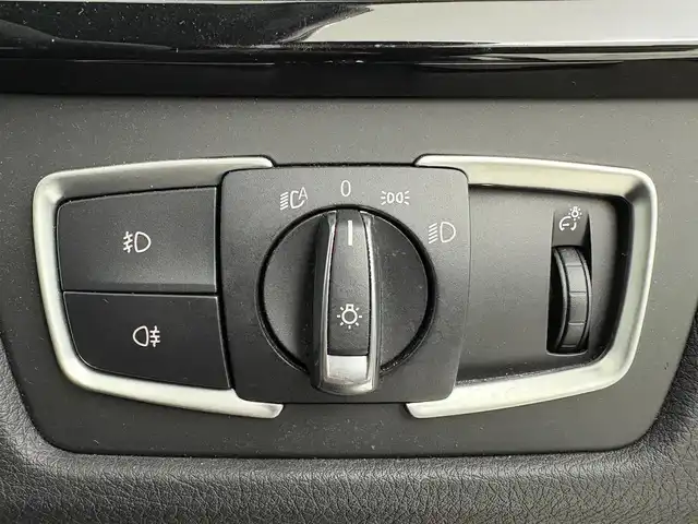 ＢＭＷ ３２０ｉ Mスポーツ 大阪府 2016(平28)年 3.5万km 黒 インテリジェントセーフティー/純正ナビゲーション/　　BT/CD/DVD/バックカメラ/パドルシフト/アイドリングストップ/追従式クルコン/前関パワーシート/ウィンカーミラー/純正１８インチホイール/FOGランプ