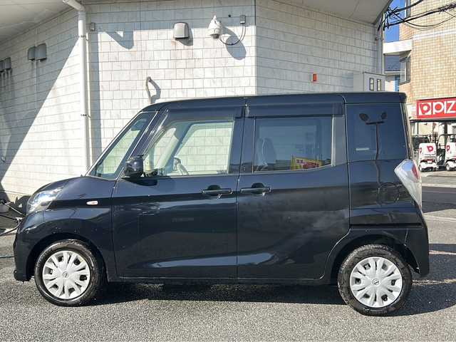 日産 デイズ ルークス S 神奈川県 2018(平30)年 2.7万km ブラック AM/FM/CD/AUX/前方ドライブレコーダー/前後コーナーセンサー/横滑り防止装置/プリクラッシュ/アイドリングストップ/ABS/純正フロアマット/ドアバイザー/スペアキー×１/保証書/取扱説明書