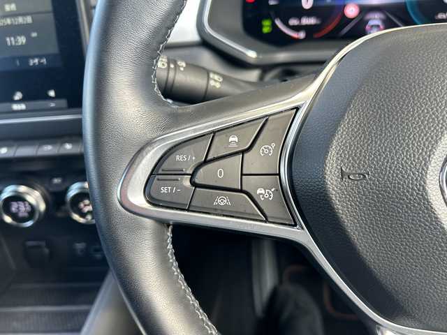 ルノー ルノー キャプチャー E－テックフルハイブリッド レザーP 静岡県 2023(令5)年 1万km 黒 純正ナビ/・ラジオ/Bluetooth/AUX/・Apple CarPlay/Android Auto/主要装備/・レーダークルーズコントロール　/・ドライブレコーダー　/・ＥＴＣ　/・全方位カメラ　/・シートヒーター　/・レーンキープアシスト　/・オートハイビーム　/・オートライト　/・ステアリングヒーター　/・ステアリングリモコン/・レザーシート/・純正アルミホイール/・パワーシート/・BSM/・プッシュスタート/・スマートキー