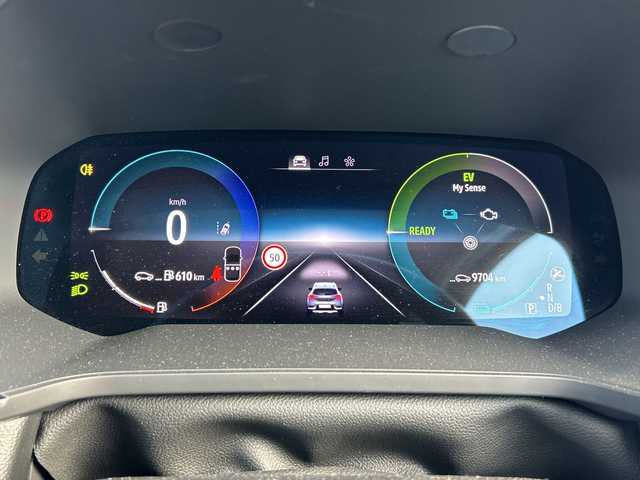 ルノー ルノー キャプチャー E－テックフルハイブリッド レザーP 静岡県 2023(令5)年 1万km 黒 純正ナビ/・ラジオ/Bluetooth/AUX/・Apple CarPlay/Android Auto/主要装備/・レーダークルーズコントロール　/・ドライブレコーダー　/・ＥＴＣ　/・全方位カメラ　/・シートヒーター　/・レーンキープアシスト　/・オートハイビーム　/・オートライト　/・ステアリングヒーター　/・ステアリングリモコン/・レザーシート/・純正アルミホイール/・パワーシート/・BSM/・プッシュスタート/・スマートキー