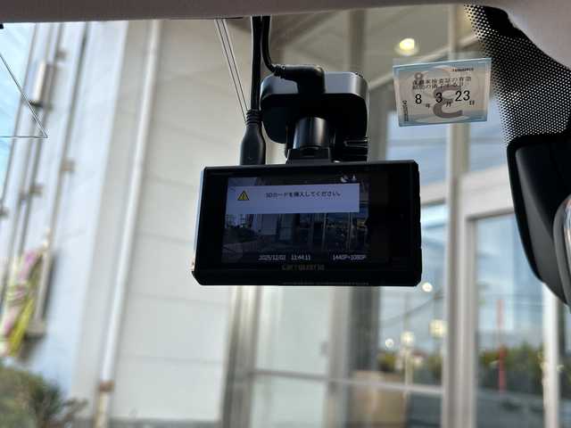 ルノー ルノー キャプチャー E－テックフルハイブリッド レザーP 静岡県 2023(令5)年 1万km 黒 純正ナビ/・ラジオ/Bluetooth/AUX/・Apple CarPlay/Android Auto/主要装備/・レーダークルーズコントロール　/・ドライブレコーダー　/・ＥＴＣ　/・全方位カメラ　/・シートヒーター　/・レーンキープアシスト　/・オートハイビーム　/・オートライト　/・ステアリングヒーター　/・ステアリングリモコン/・レザーシート/・純正アルミホイール/・パワーシート/・BSM/・プッシュスタート/・スマートキー