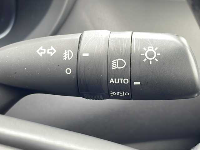 トヨタ ハリアー ハイブリッド Z 三重県 2024(令6)年 1.7万km プラチナホワイトパールマイカ メーカーオプション/・調光パノラマルーフ/・パノラミックビューモニター/セーフティセンス/・プリクラッシュセーフティ/・レーントレーシングアシスト/・レーダークルーズコントロール/・アダプティブハイビームアシスト/・ロードサインアシスト/・カーブ速度抑制機能/・ドライバー異常時対応システム/・横断歩行者検知機能/・低速時加速抑制機能/・緊急時操舵支援/ブラインドスポットモニター/パーキングサポートブレーキ/1オーナー/モデリスタエアロ/JBLプレミアムサウンドシステム/純正12.3型ナビ/フルセグTV/【Bluetooth/USB/Miracast】/ビルトインETC/デジタルインナーミラー/カラーヘッドアップディスプレイ/パワーバックドア/ハーフレザーシート/D席パワーシート/オートライト/プロジェクター式LEDヘッドランプ/デイタイムランニングランプ/LEDフロントフォグランプ/プッシュスタート/スマートキー/スペアキー