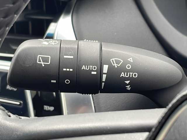 トヨタ ハリアー ハイブリッド Z 千葉県 2024(令6)年 1.7万km プラチナホワイトパールマイカ メーカーオプション/・調光パノラマルーフ/・パノラミックビューモニター/セーフティセンス/・プリクラッシュセーフティ/・レーントレーシングアシスト/・レーダークルーズコントロール/・アダプティブハイビームアシスト/・ロードサインアシスト/・カーブ速度抑制機能/・ドライバー異常時対応システム/・横断歩行者検知機能/・低速時加速抑制機能/・緊急時操舵支援/ブラインドスポットモニター/パーキングサポートブレーキ/1オーナー/モデリスタエアロ/JBLプレミアムサウンドシステム/純正12.3型ナビ/フルセグTV/【Bluetooth/USB/Miracast】/ビルトインETC/デジタルインナーミラー/カラーヘッドアップディスプレイ/パワーバックドア/ハーフレザーシート/D席パワーシート/オートライト/プロジェクター式LEDヘッドランプ/デイタイムランニングランプ/LEDフロントフォグランプ/プッシュスタート/スマートキー/スペアキー