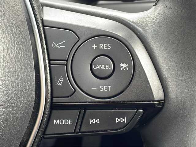 トヨタ ハリアー ハイブリッド Z 千葉県 2024(令6)年 1.7万km プラチナホワイトパールマイカ メーカーオプション/・調光パノラマルーフ/・パノラミックビューモニター/セーフティセンス/・プリクラッシュセーフティ/・レーントレーシングアシスト/・レーダークルーズコントロール/・アダプティブハイビームアシスト/・ロードサインアシスト/・カーブ速度抑制機能/・ドライバー異常時対応システム/・横断歩行者検知機能/・低速時加速抑制機能/・緊急時操舵支援/ブラインドスポットモニター/パーキングサポートブレーキ/1オーナー/モデリスタエアロ/JBLプレミアムサウンドシステム/純正12.3型ナビ/フルセグTV/【Bluetooth/USB/Miracast】/ビルトインETC/デジタルインナーミラー/カラーヘッドアップディスプレイ/パワーバックドア/ハーフレザーシート/D席パワーシート/オートライト/プロジェクター式LEDヘッドランプ/デイタイムランニングランプ/LEDフロントフォグランプ/プッシュスタート/スマートキー/スペアキー