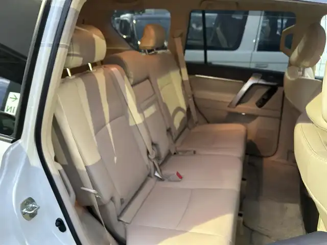 トヨタ ランドクルーザー プラド TX Lパッケージ 宮城県 2023(令5)年 3.8万km ホワイトパールクリスタルシャイン ワンオーナー/純正メーカーナビ/ＡＭ／ＦＭ／Ｂｌｕｅｔｏｏｔｈ／ＵＳＢ/Ｍｉｒａｃａｓｔ/レーダークルーズコントロール/ブラインドスポットモニター/プリクラッシュセーフティ/横滑り防止装置/オートハイビーム/アラウンドビューモニター/シートヒーター/エアーシート/前席パワーシート/セカンドスタートボタン/エンジンスターター/スペアタイヤ/純正フロアマット/純正赤外線カットフィルム/ETC2.0/純正AWサマータイヤ有265/55R19溝4mm