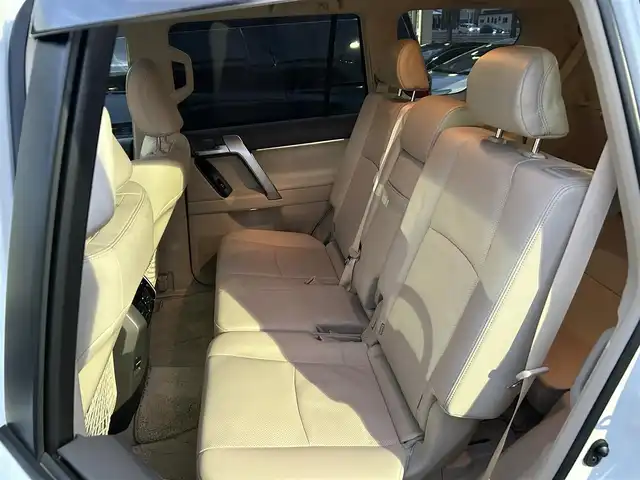 トヨタ ランドクルーザー プラド TX Lパッケージ 宮城県 2023(令5)年 3.8万km ホワイトパールクリスタルシャイン ワンオーナー/純正メーカーナビ/ＡＭ／ＦＭ／Ｂｌｕｅｔｏｏｔｈ／ＵＳＢ/Ｍｉｒａｃａｓｔ/レーダークルーズコントロール/ブラインドスポットモニター/プリクラッシュセーフティ/横滑り防止装置/オートハイビーム/アラウンドビューモニター/シートヒーター/エアーシート/前席パワーシート/セカンドスタートボタン/エンジンスターター/スペアタイヤ/純正フロアマット/純正赤外線カットフィルム/ETC2.0/純正AWサマータイヤ有265/55R19溝4mm